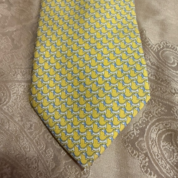 Salvatore Ferragamo Mens Yellow Dog Print Silk Tie - Picture 4 of 8